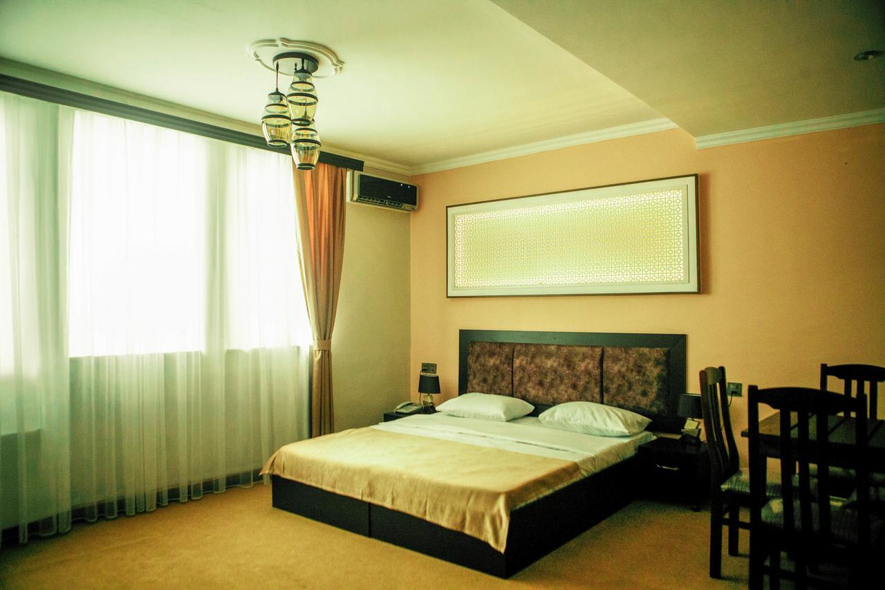 באקו Twin Castle Boutique Hotel מראה חיצוני תמונה